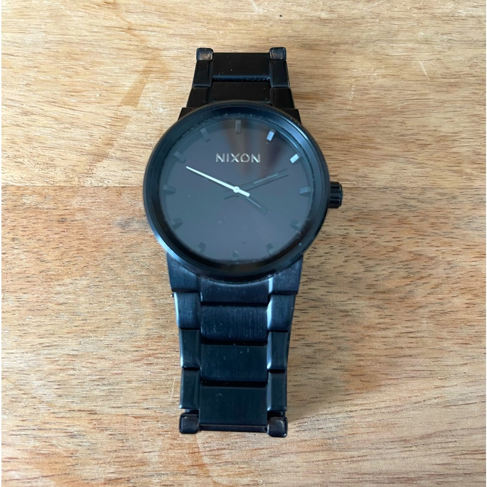 • Nixon Black Watch •